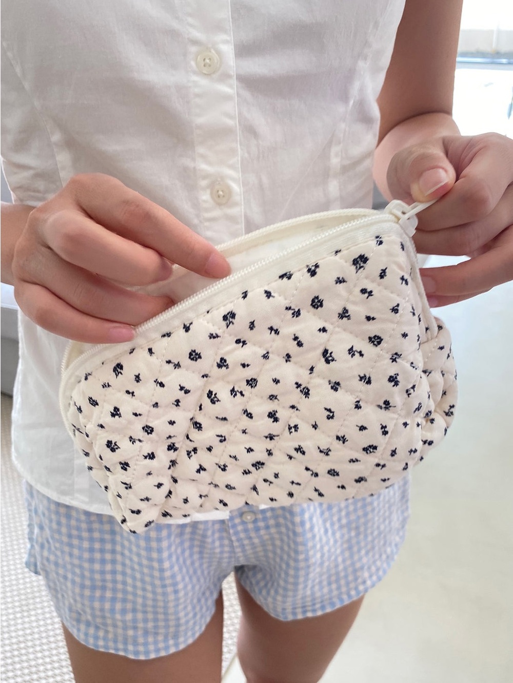 Brandy Melville Floral Beauty Case